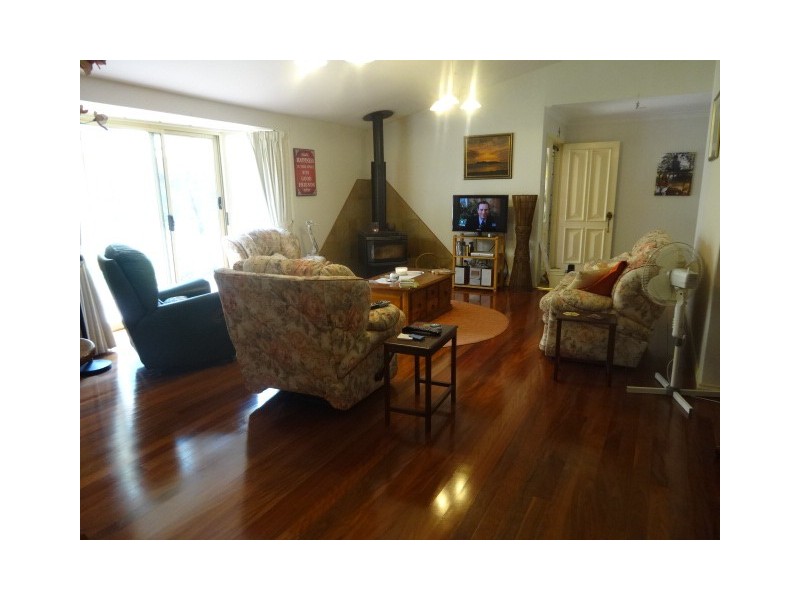 893 Sandy Creek Rd, Quorrobolong NSW 2325
