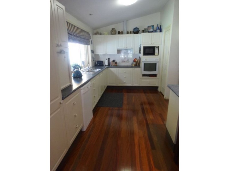 893 Sandy Creek Rd, Quorrobolong NSW 2325