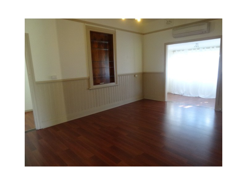 9 Ercildoune St, Cessnock NSW 2325