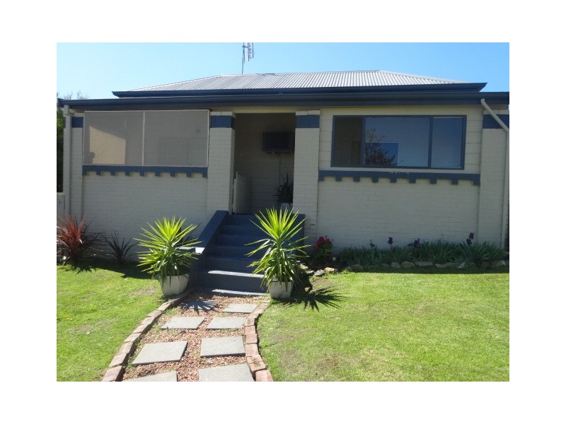 8 Nelson Street, Abermain NSW 2326