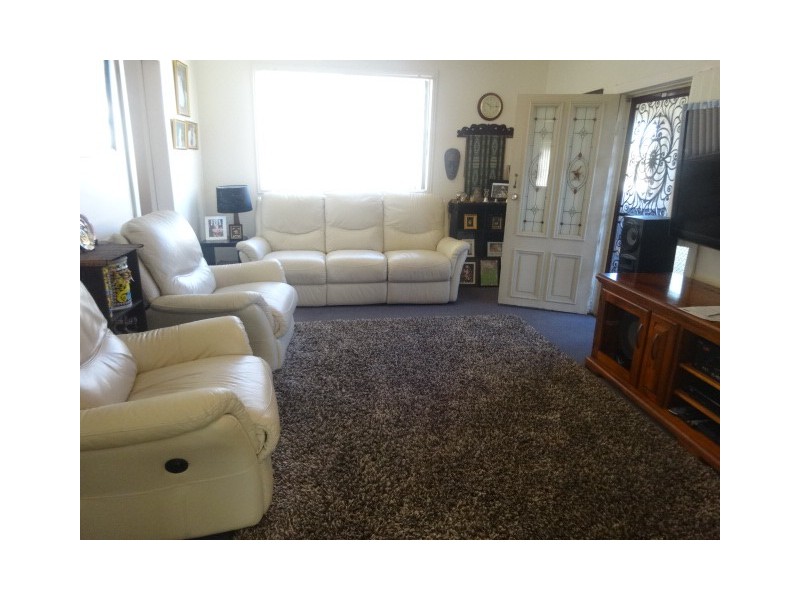 8 Nelson Street, Abermain NSW 2326