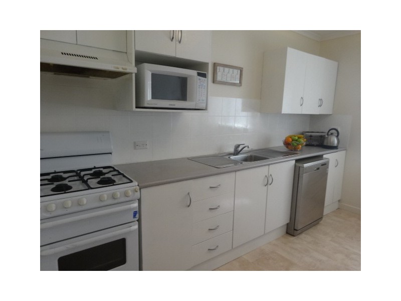 8 Nelson Street, Abermain NSW 2326