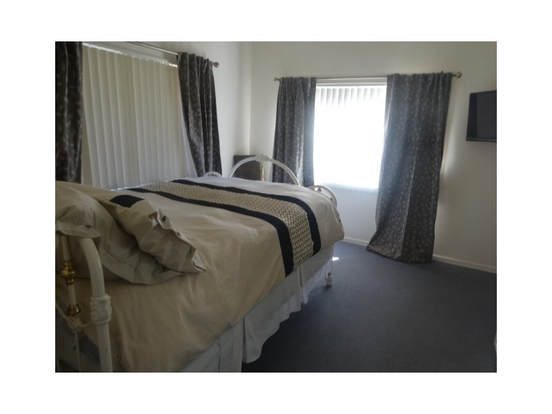 8 Nelson Street, Abermain NSW 2326