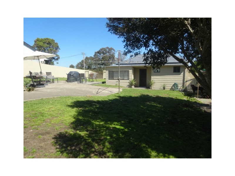 8 Nelson Street, Abermain NSW 2326