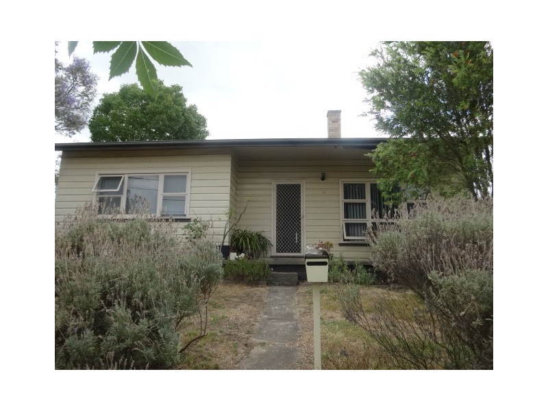 11 Harris Street, Cessnock NSW 2325