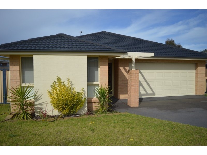 6 Tempranillo Crescent, Cessnock NSW 2325