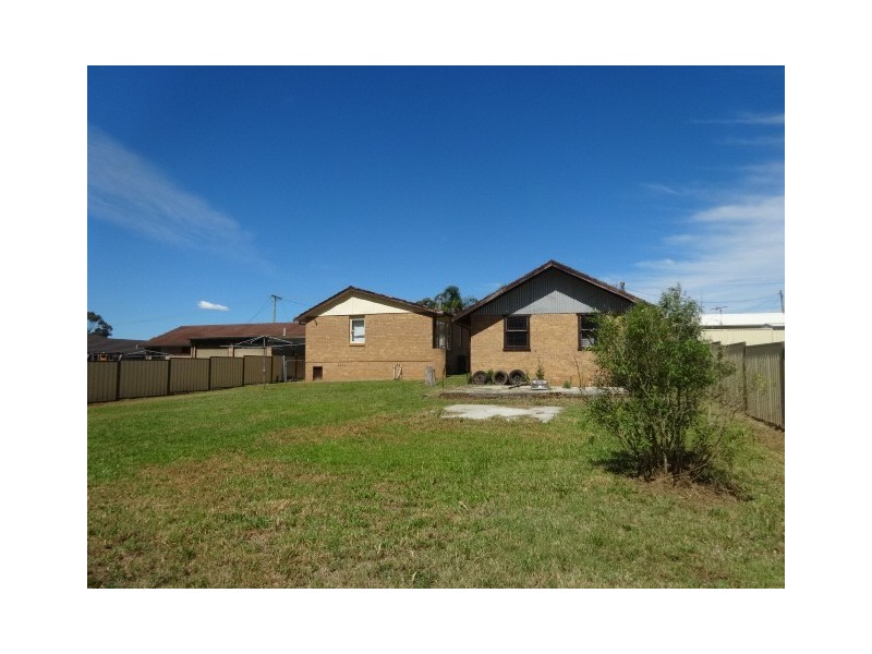 6 Tomalpin Street, Kearsley NSW 2325