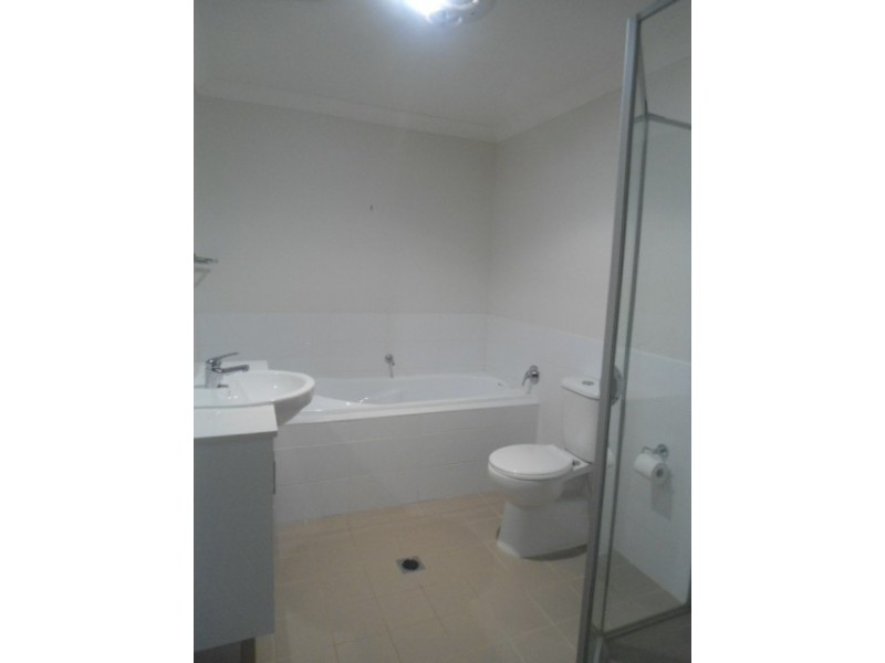 1/10 Robinia Way, Cessnock NSW 2325