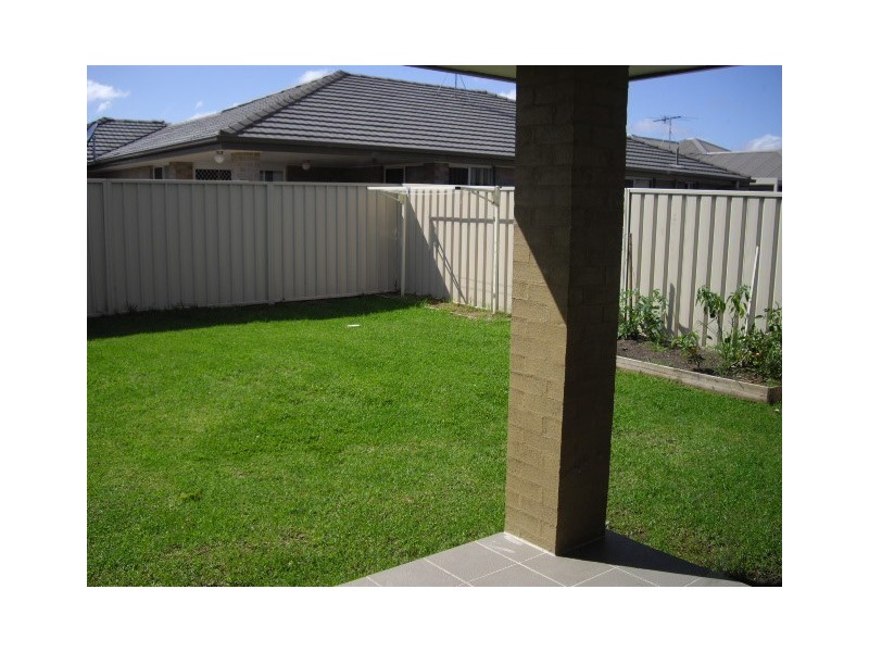 1/10 Robinia Way, Cessnock NSW 2325