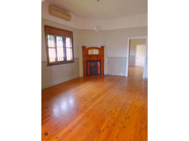 19 Mt View Road, Cessnock NSW 2325