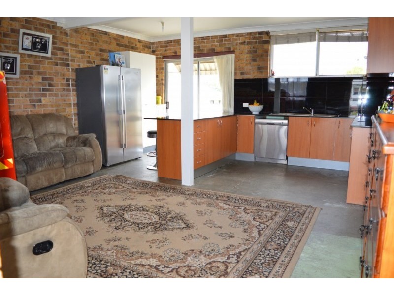 17 Murray Street, Abernethy NSW 2325