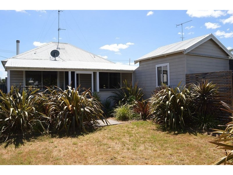 39 Edgeworth Street, Cessnock NSW 2325