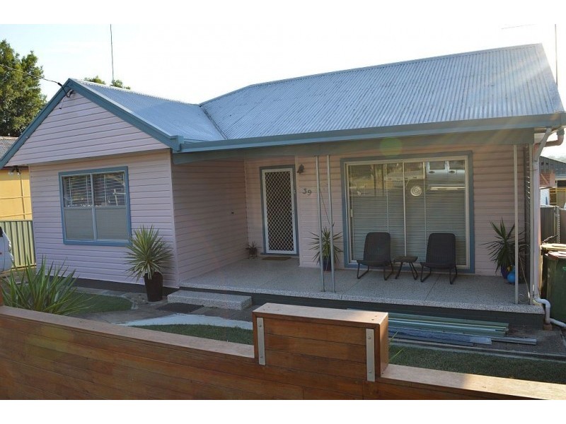 39 Desmond Street, Cessnock NSW 2325