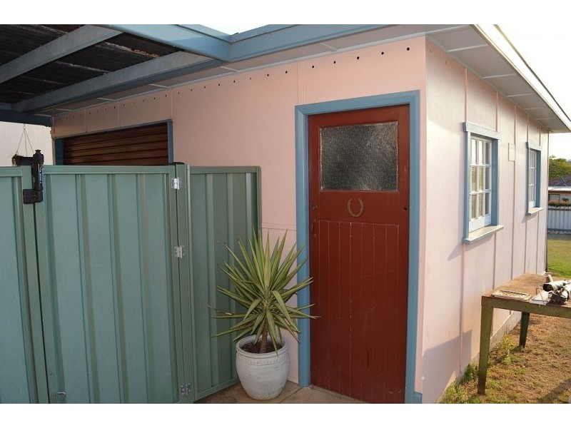 39 Desmond Street, Cessnock NSW 2325