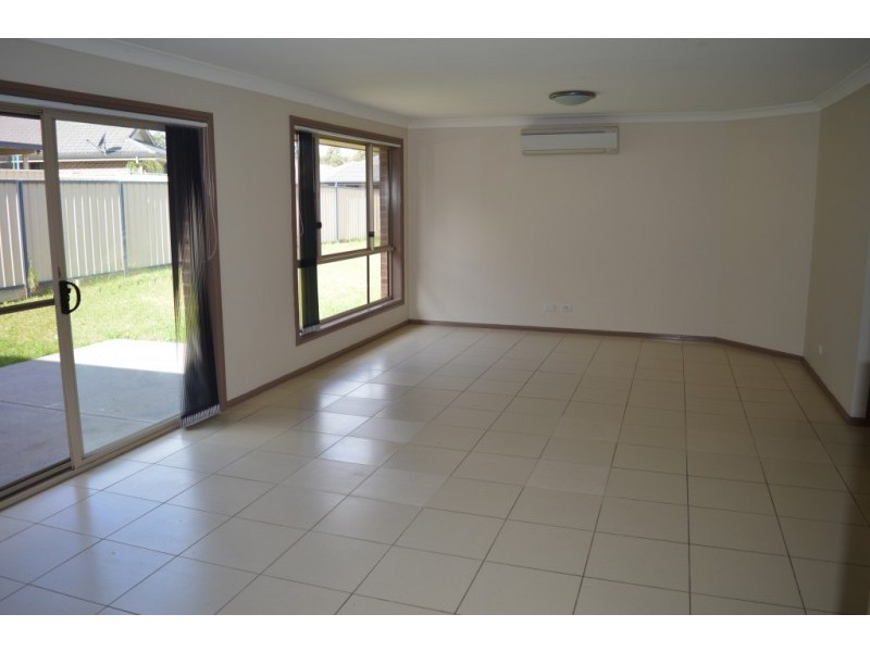 17 Duguid Cl, Cessnock NSW 2325