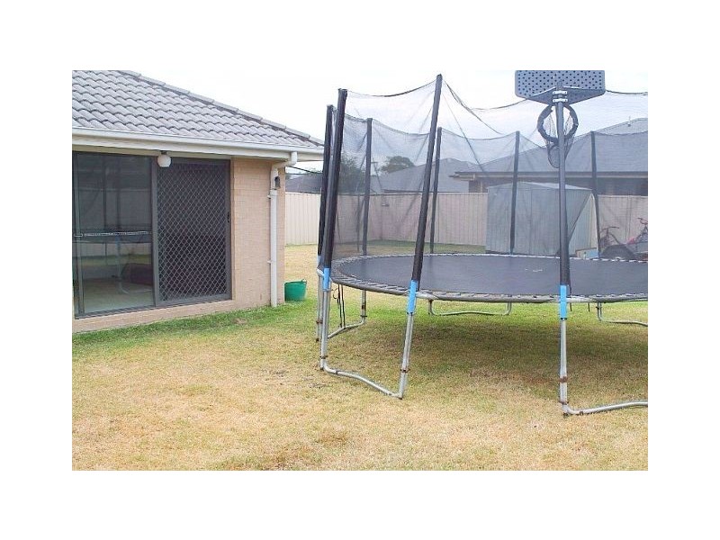 8 Alpine Avenue, Cessnock NSW 2325