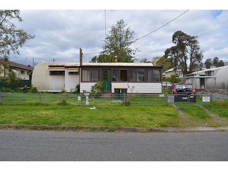 27 Macquarie Ave, Cessnock NSW 2325