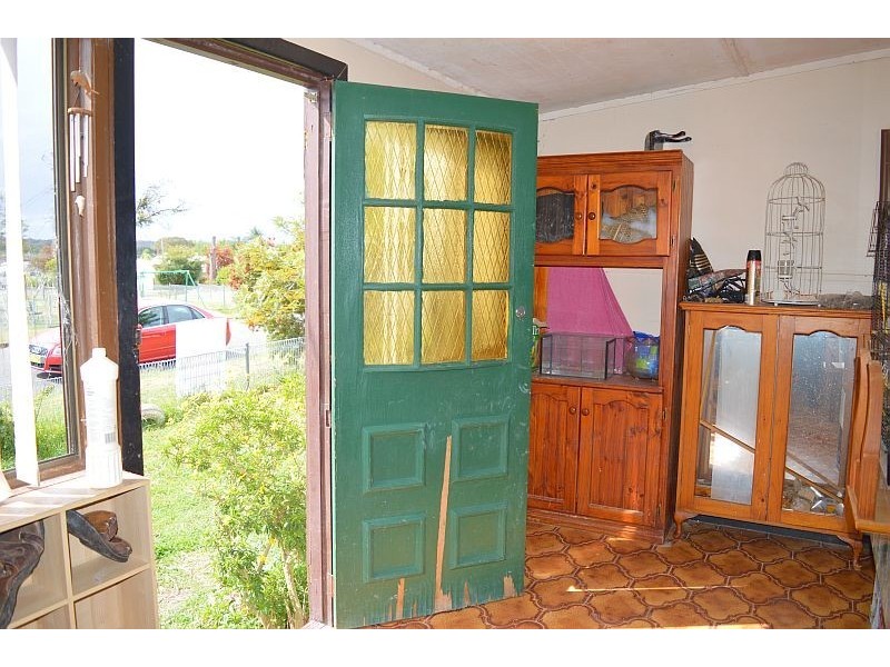 27 Macquarie Ave, Cessnock NSW 2325