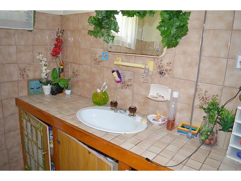 27 Macquarie Ave, Cessnock NSW 2325