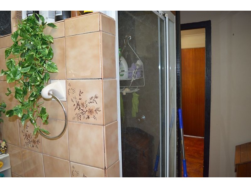 27 Macquarie Ave, Cessnock NSW 2325