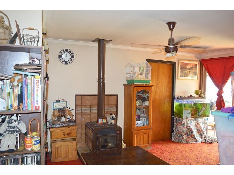 27 Macquarie Ave, Cessnock NSW 2325