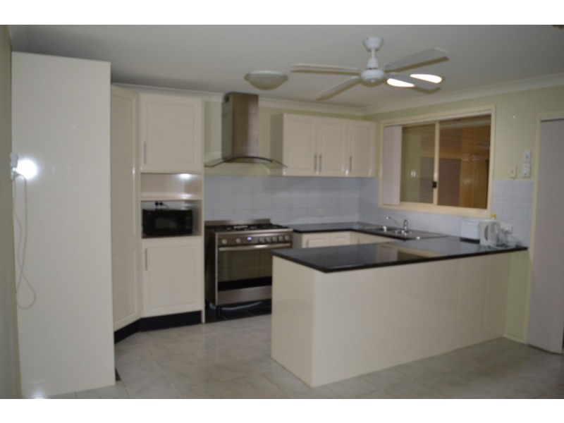 7 Hungerford Cl, Cessnock NSW 2325