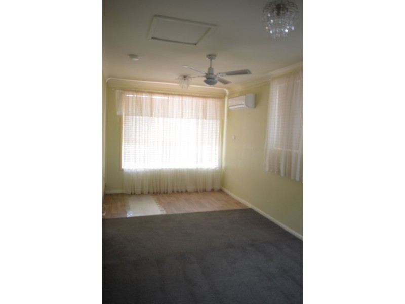7 Hungerford Cl, Cessnock NSW 2325