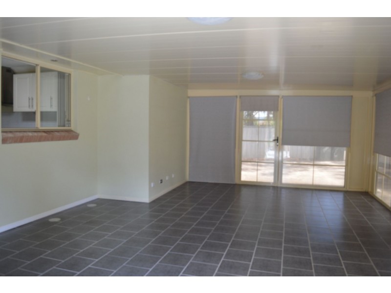 7 Hungerford Cl, Cessnock NSW 2325
