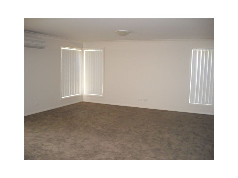 2/8 Robinia Way, Cessnock NSW 2325