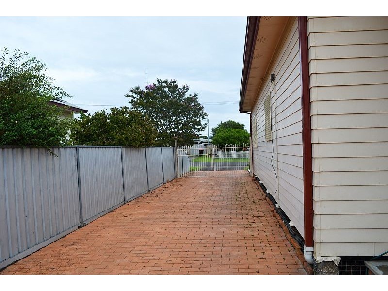 10 Fifth Street, Cessnock NSW 2325