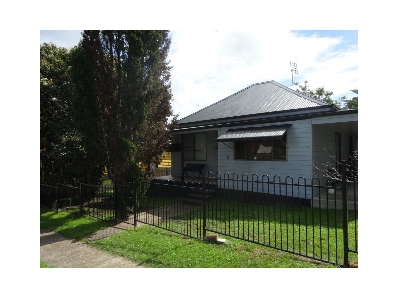 8 Cooper Street, Cessnock NSW 2325
