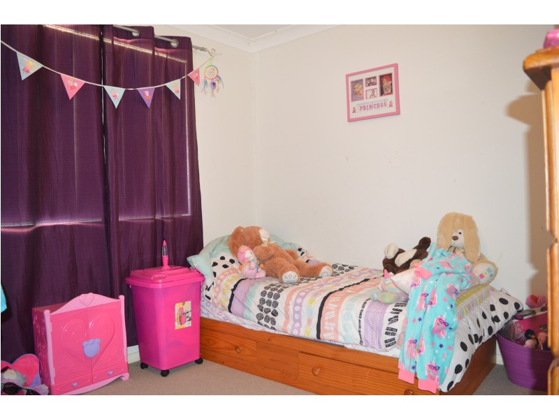 12 Garland Road, Cessnock NSW 2325