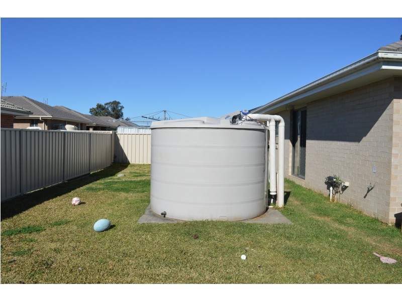 12 Garland Road, Cessnock NSW 2325