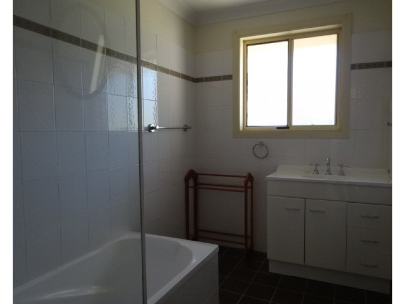 9 Buffier Close, Cessnock NSW 2325