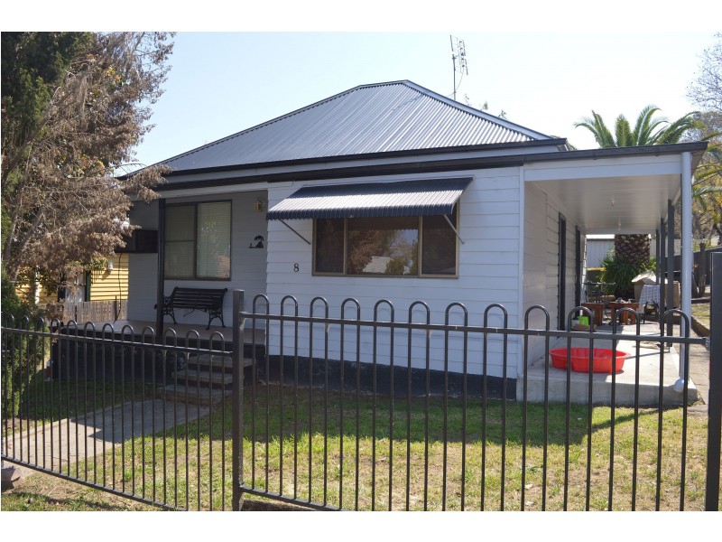 8 Cooper Street, Cessnock NSW 2325