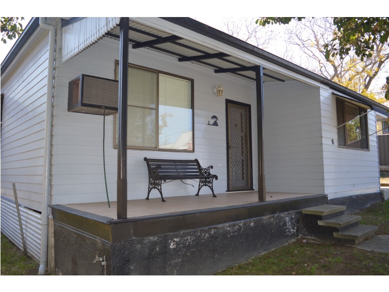 8 Cooper Street, Cessnock NSW 2325