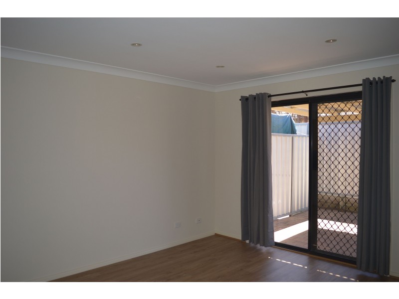 2 & 3/304 Maitland Road, Cessnock NSW 2325