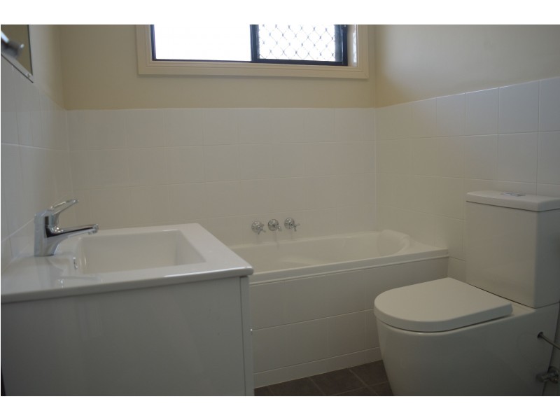 2 & 3/304 Maitland Road, Cessnock NSW 2325