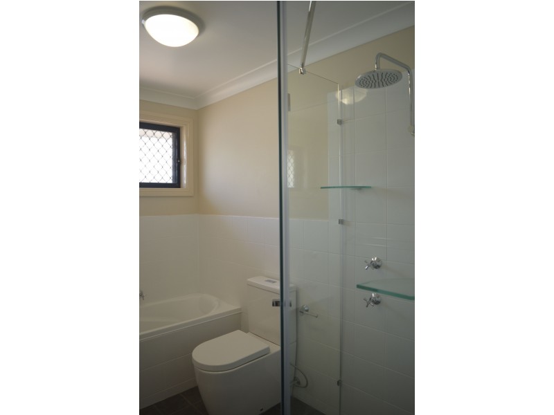 2 & 3/304 Maitland Road, Cessnock NSW 2325