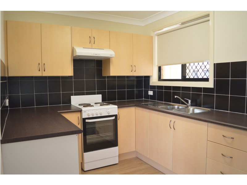 2 & 3/304 Maitland Road, Cessnock NSW 2325