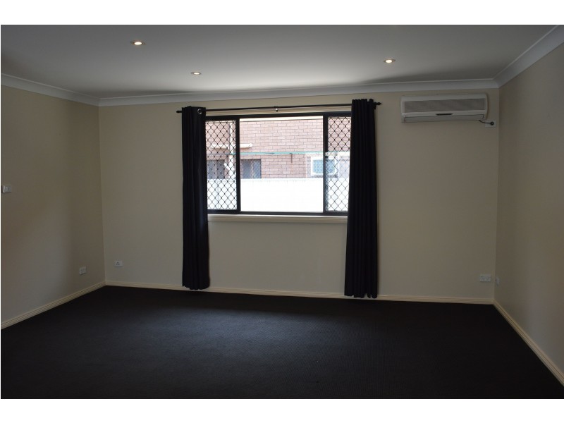 2 & 3/304 Maitland Road, Cessnock NSW 2325