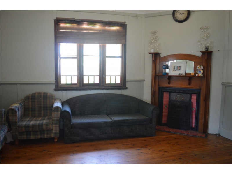 19 Mount View Road, Cessnock NSW 2325