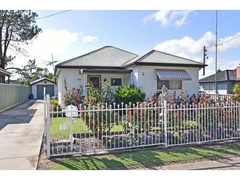 256 Vincent Street, Cessnock NSW 2325