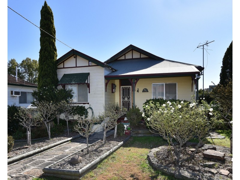 38 Anzac Avenue, Cessnock NSW 2325