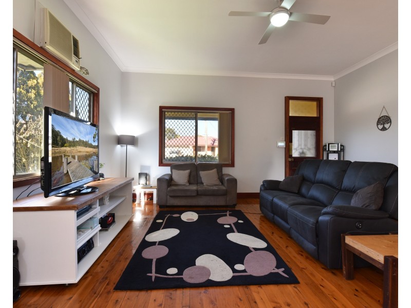 38 Anzac Avenue, Cessnock NSW 2325
