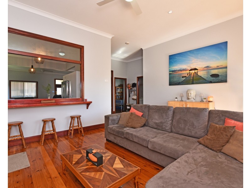 38 Anzac Avenue, Cessnock NSW 2325