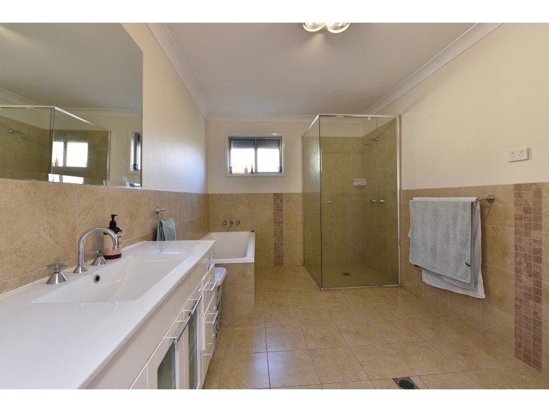 41 Main Road, Paxton NSW 2325