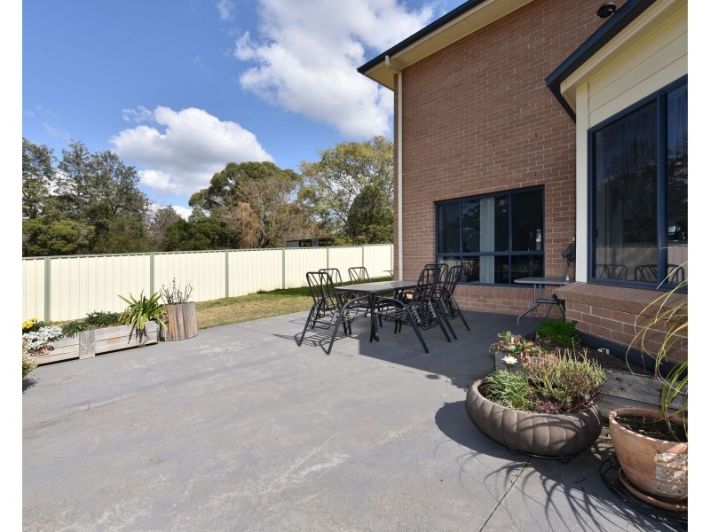 12 Hickey Street, Cessnock NSW 2325