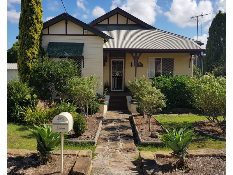 38 Anzac Ave, Cessnock NSW 2325