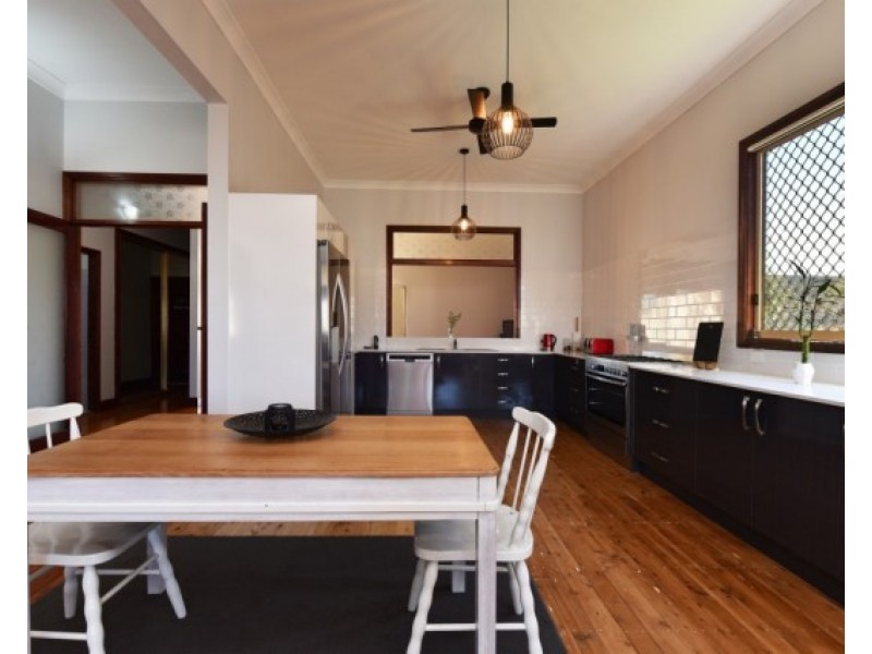 38 Anzac Ave, Cessnock NSW 2325